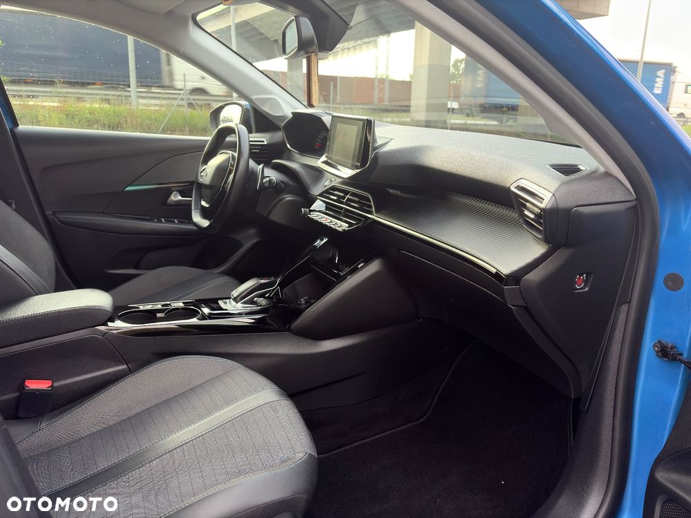 Peugeot 208 - 24