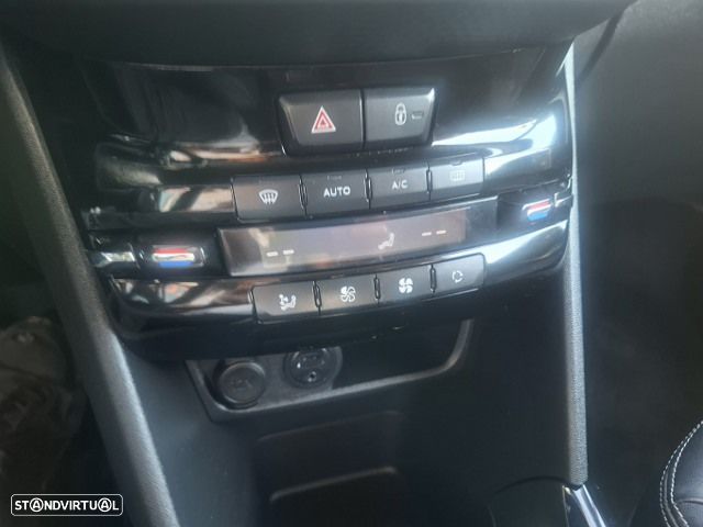 Peugeot 2008 1.6 e-HDi Allure - 20