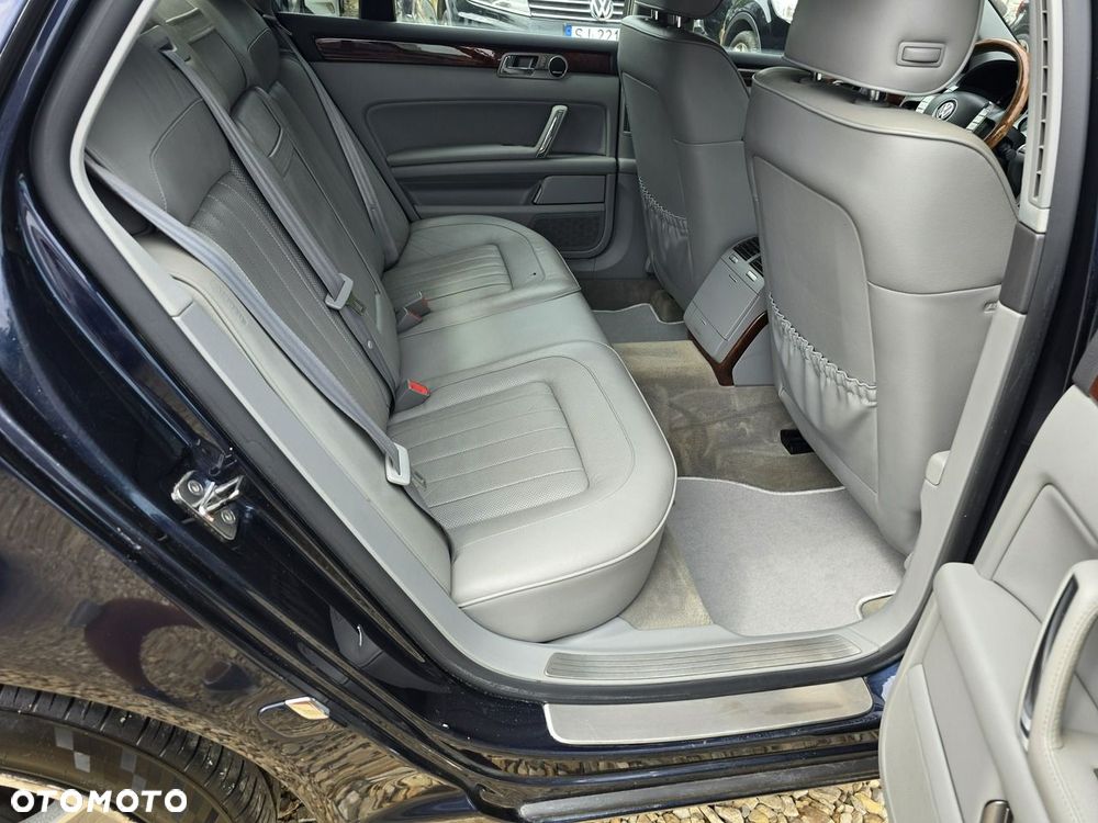 Volkswagen Phaeton - 13