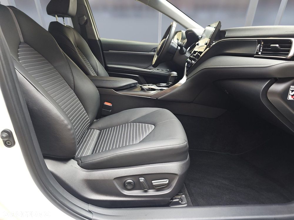 Toyota Camry 2.5 Hybrid Prestige CVT - 11