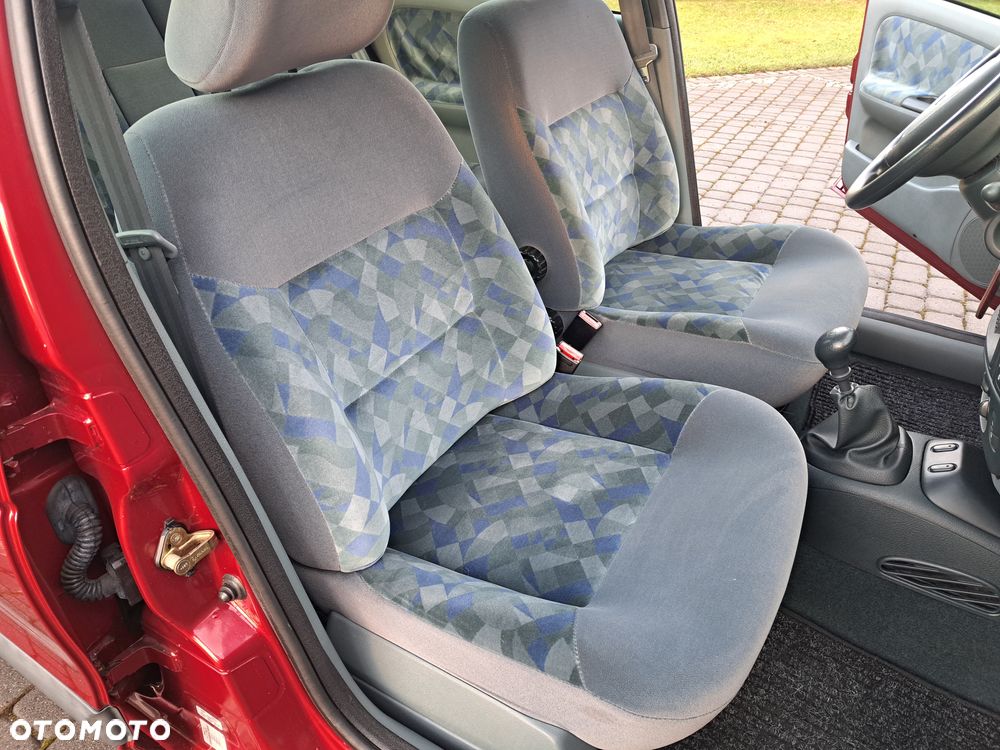 Renault Megane 2.0 RT - 26