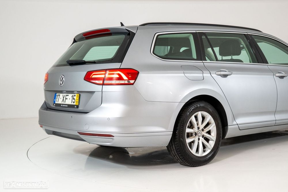 VW Passat Variant 2.0 TDi Confortline DSG - 11