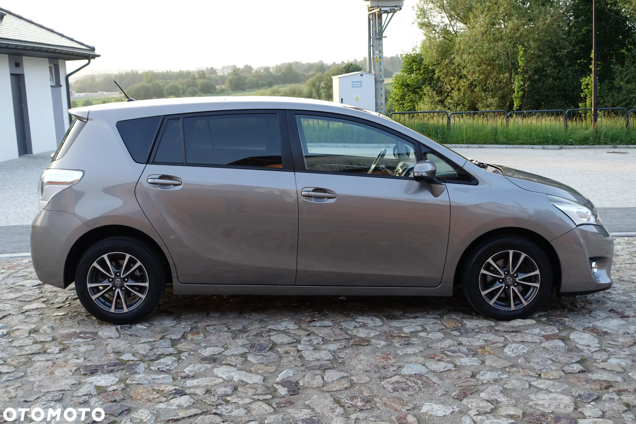 Toyota Verso 1.6 D-4D Premium - 9