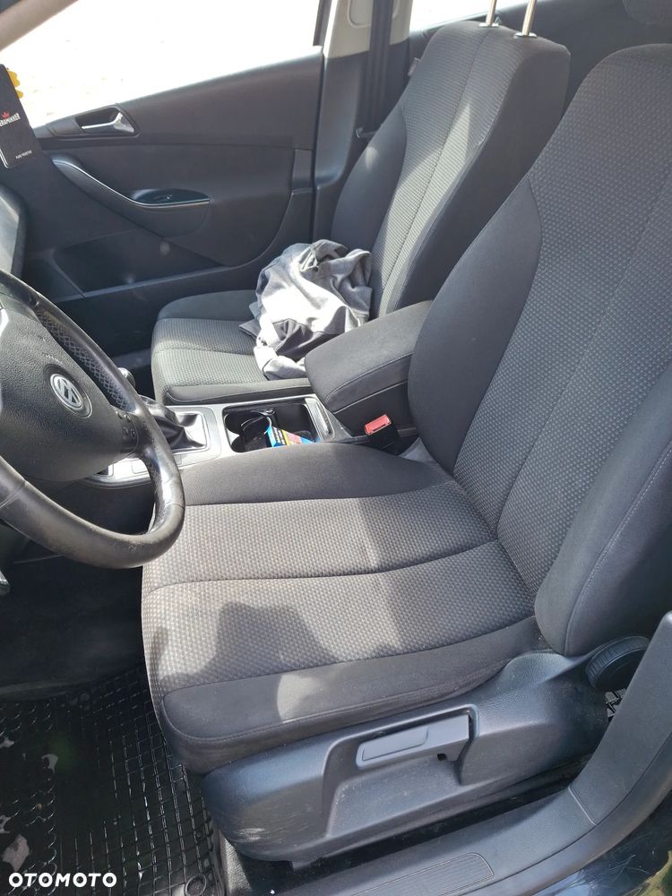 Volkswagen Passat - 8