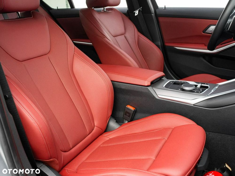BMW Seria 3 M340i xDrive mHEV sport - 31