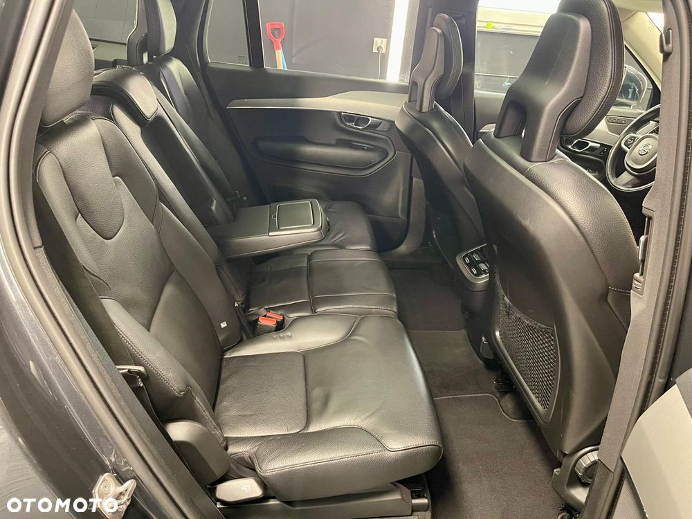 Volvo XC 90 D5 SCR AWD Momentum 7os - 29