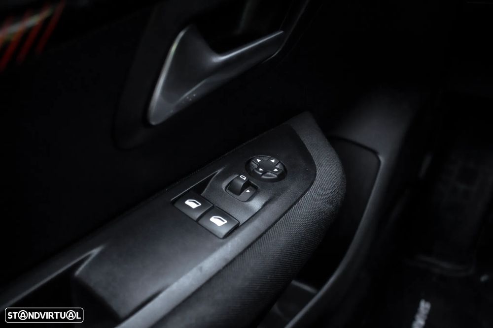 Peugeot 208 1.2 PureTech Active - 19