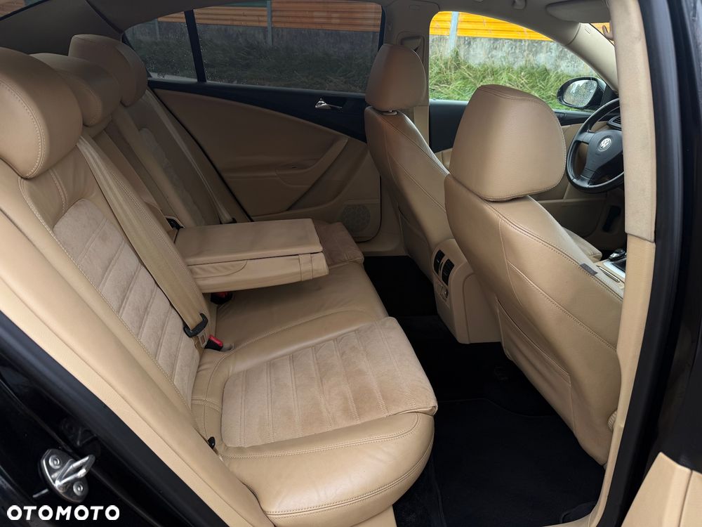 Volkswagen Passat 2.0 TDI Highline - 17
