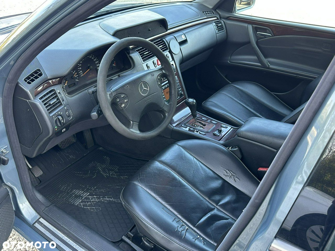 Mercedes-Benz Klasa E - 11