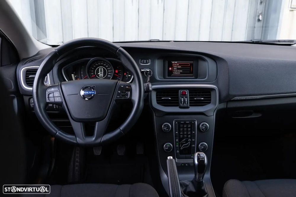 Volvo V40 Cross Country - 8