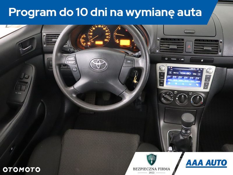 Toyota Avensis - 9