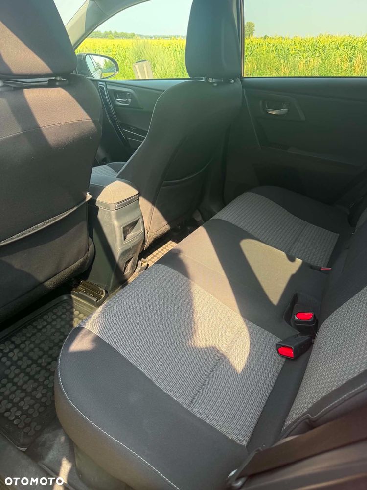 Toyota Auris Hybrid 135 Dynamic - 13