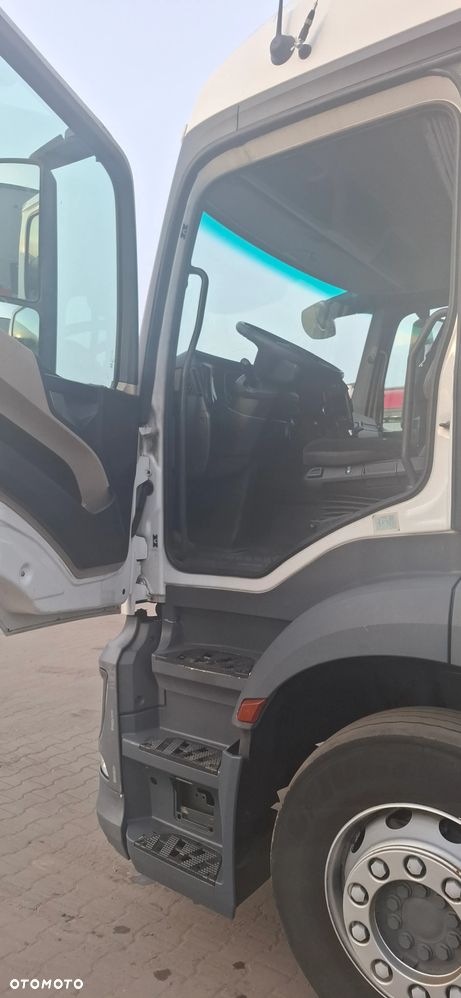 Mercedes-Benz Actros - 17