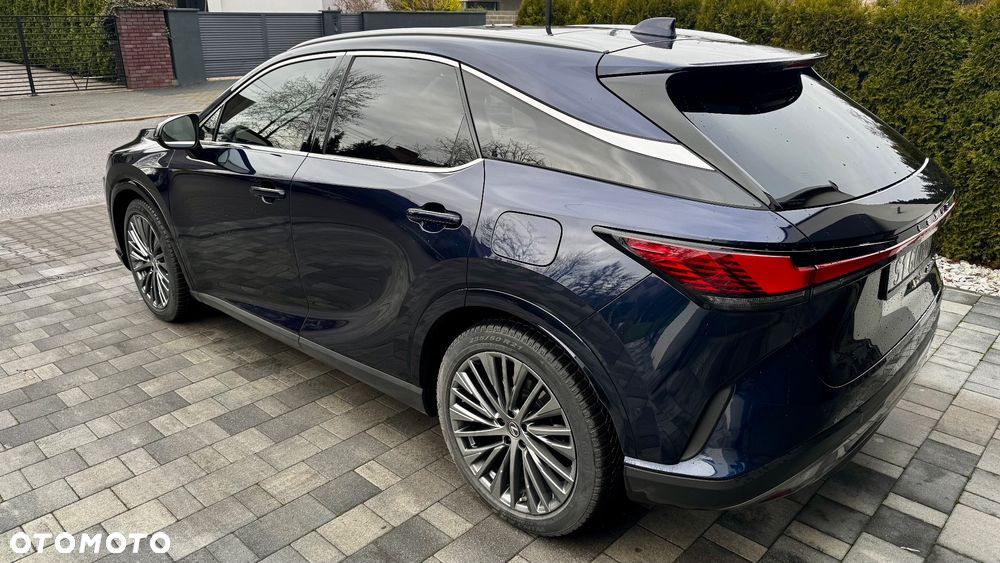 Lexus RX 450h+ Omotenashi - 6
