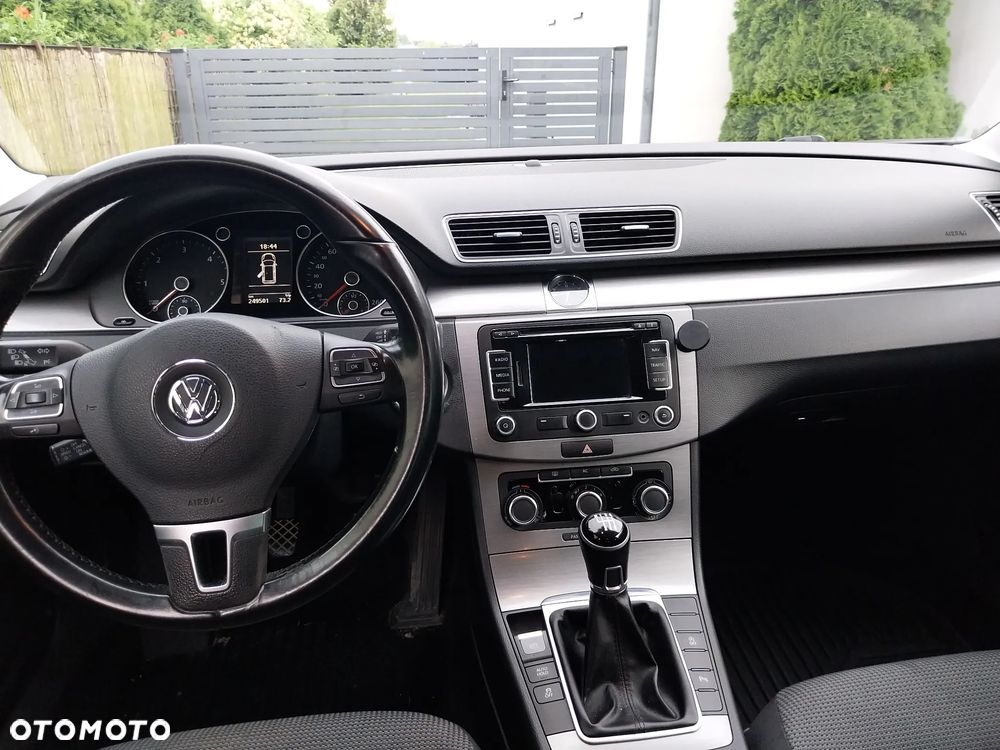 Volkswagen Passat 2.0 TDI BlueMotion Technology Comfortline - 5
