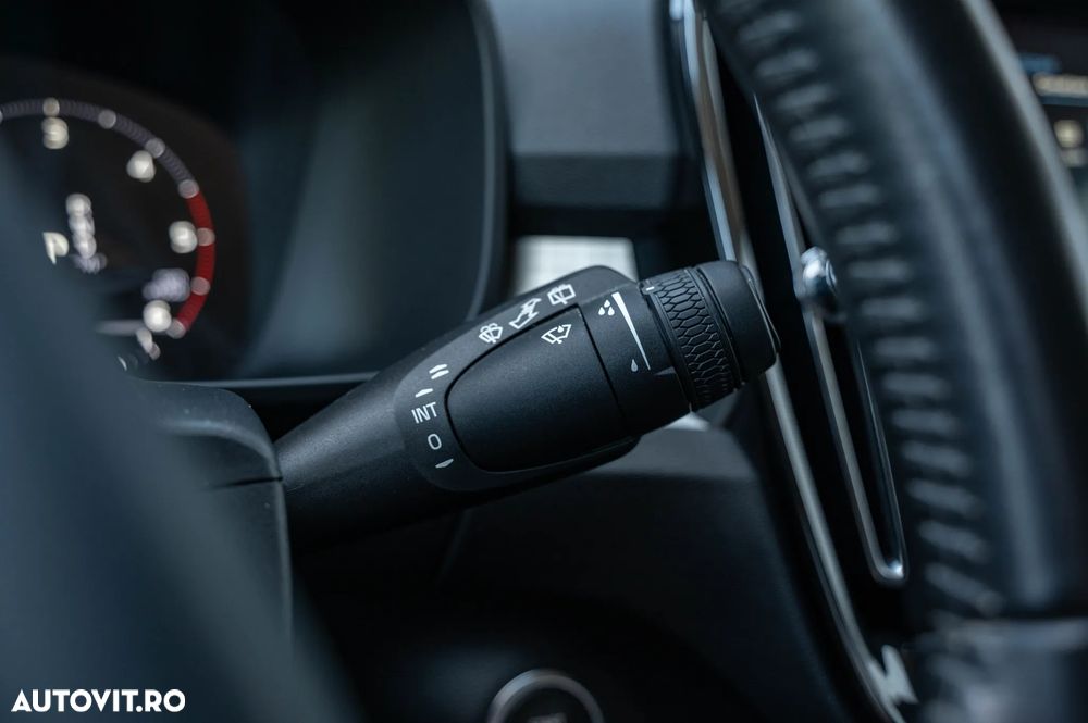 Volvo XC 40 - 22