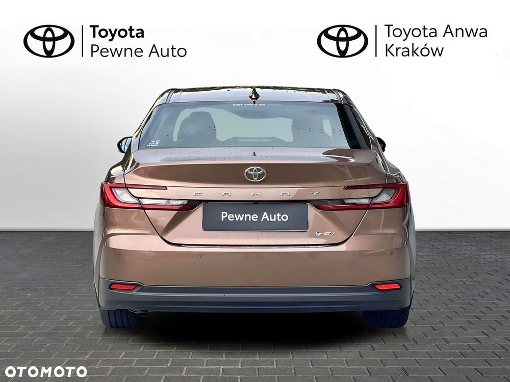 Toyota Camry - 8