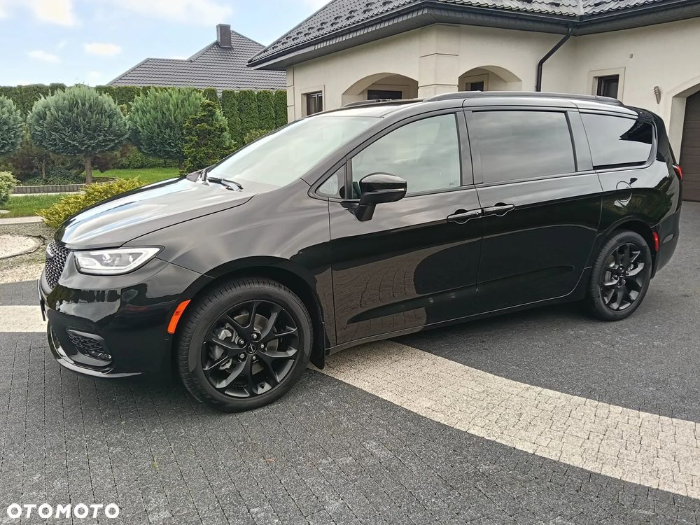 Chrysler Pacifica - 11