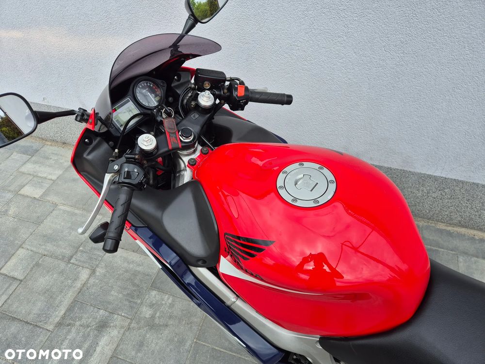 Honda CBR - 6
