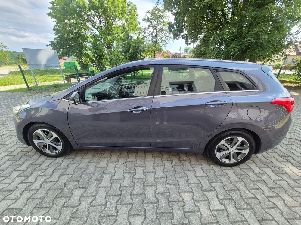 Hyundai i30 blue Kombi 1.6 GDi Trend - 3