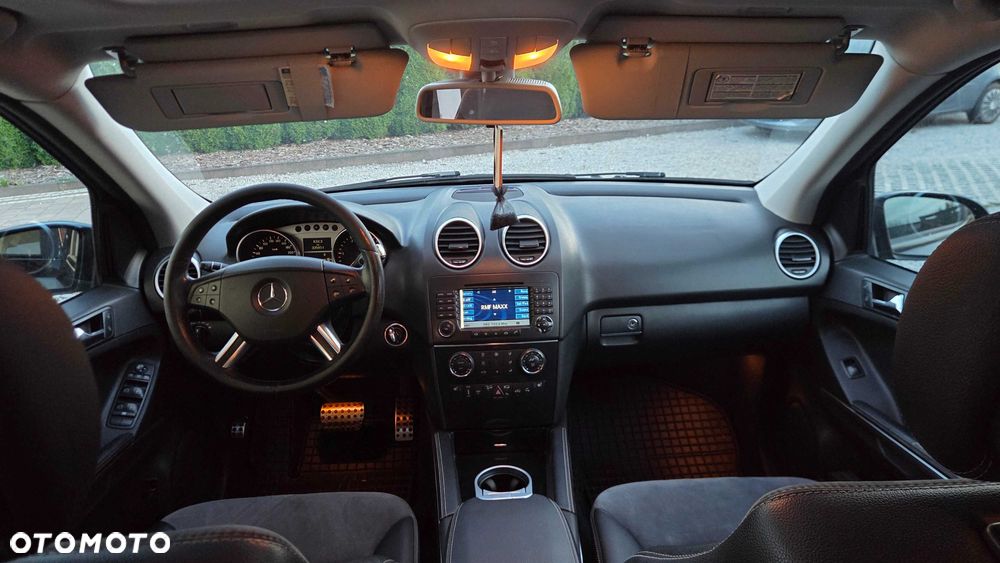 Mercedes-Benz ML - 8