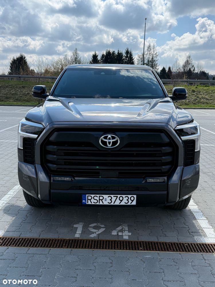 Toyota Tundra - 1