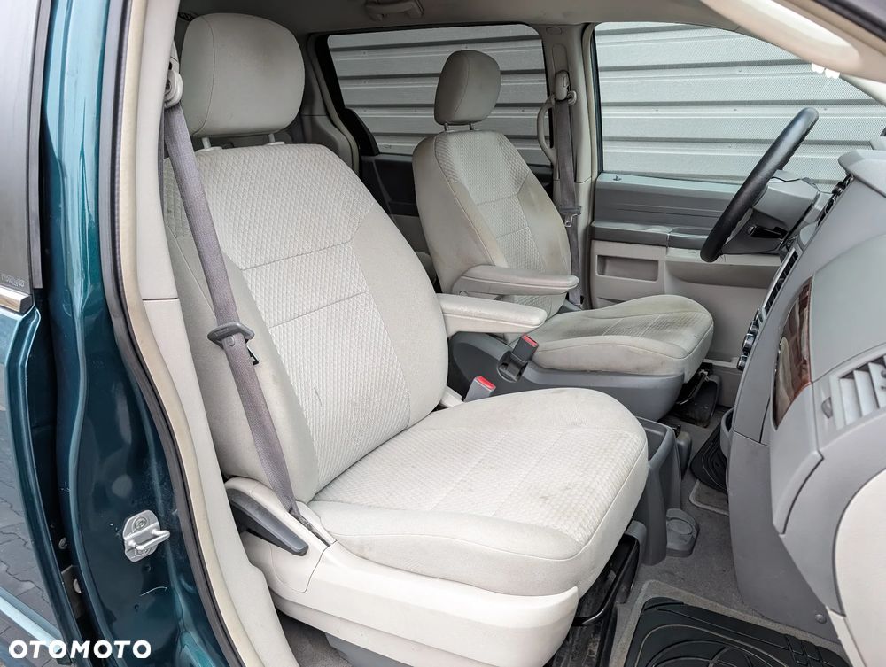 Chrysler Town & Country 3.3 LX - 14