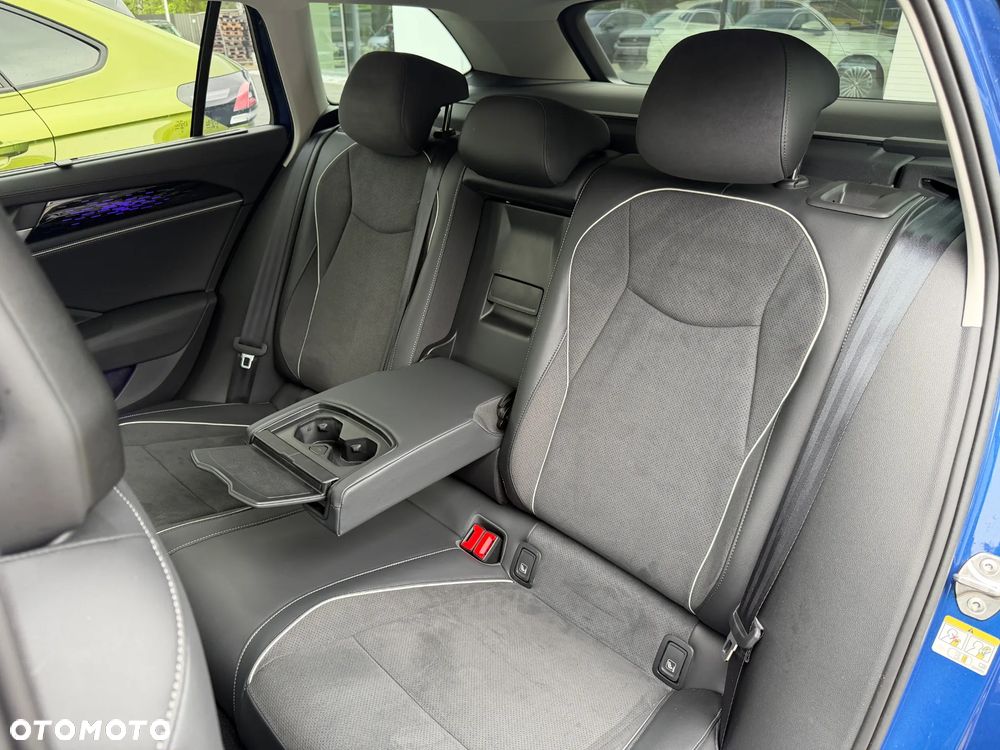 Volkswagen Passat Variant 1.5 TSI ACT mHEV Business Plus DSG - 31