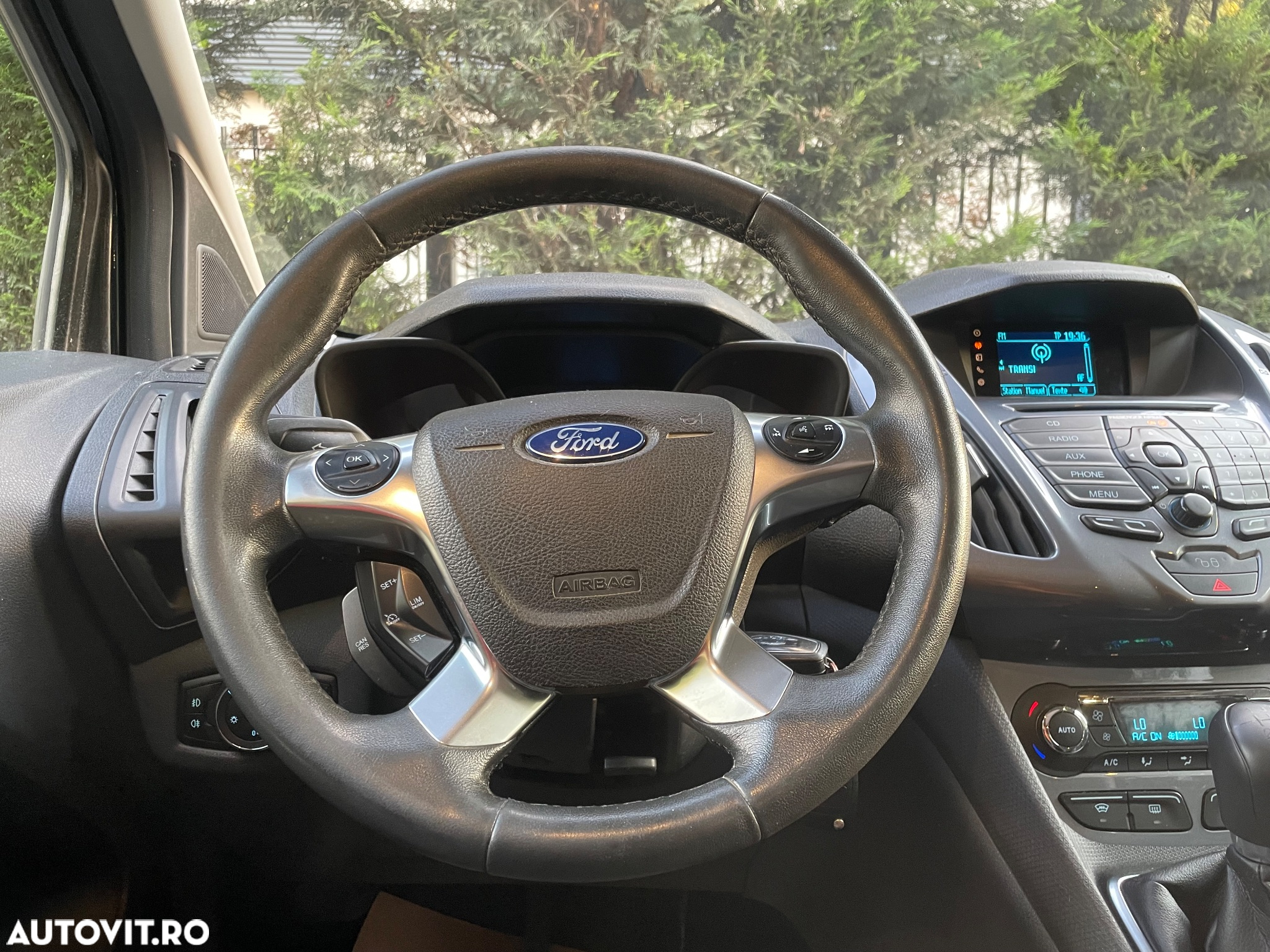 Ford Tourneo Connect 1.6 TDCi Start-Stop Titanium - 10
