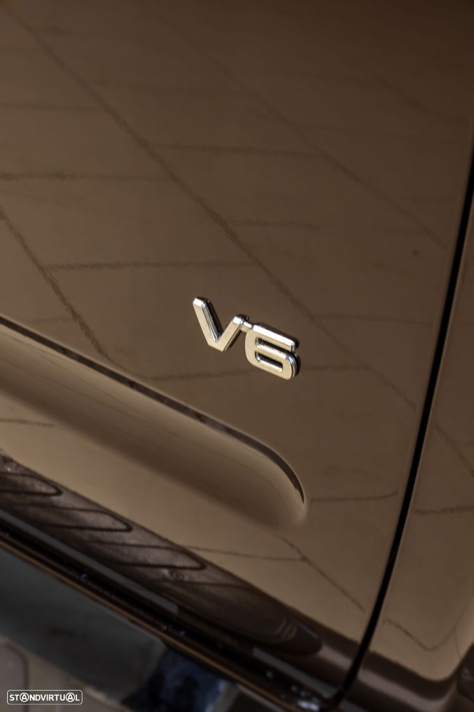 Nissan Navara 3.0 dCi V6 CD LE AT 4WD - 5