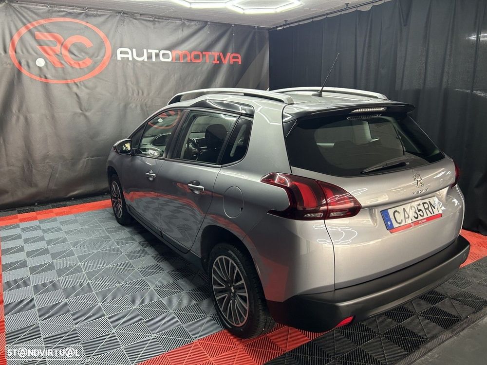 Peugeot 2008 1.2 PureTech Allure - 4