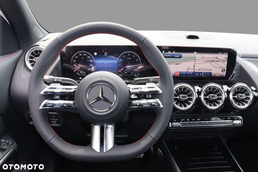 Mercedes-Benz GLA - 15