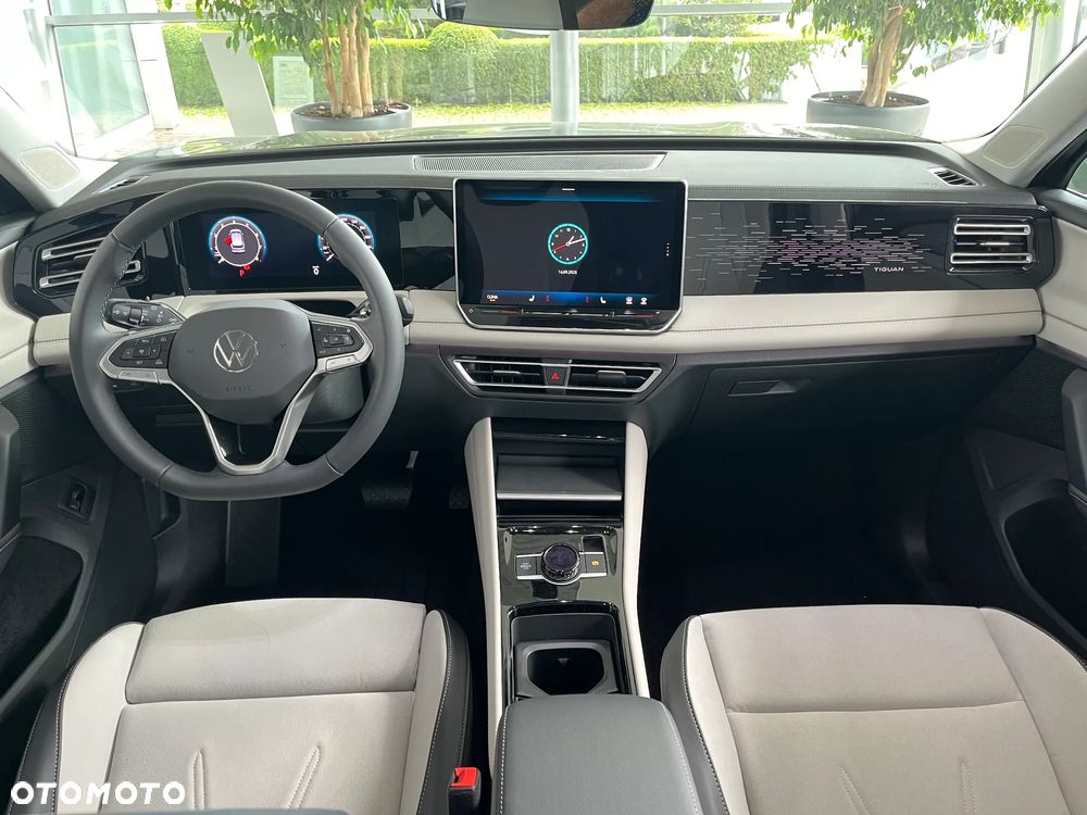 Volkswagen Tiguan 1.5 eTSI Elegance DSG - 4