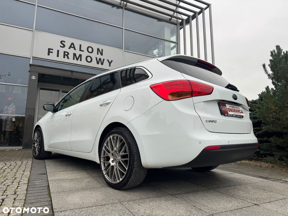 Kia Ceed 1.6 GDI SW ISG UEFA EURO 2016 - 25