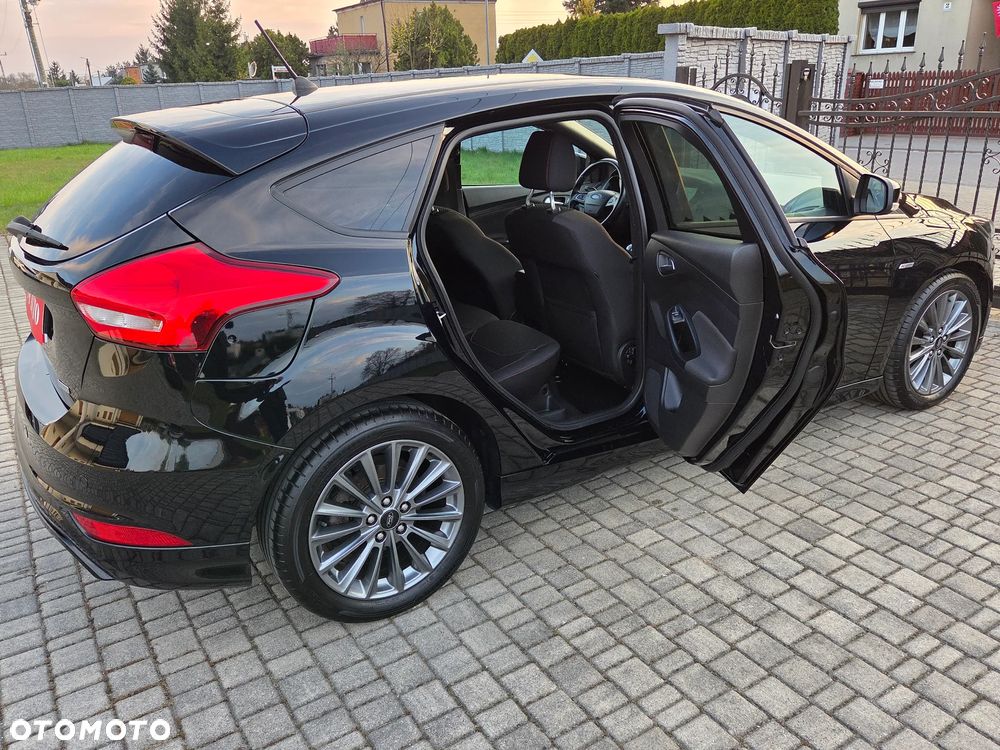 Ford Focus 1.0 EcoBoost Start-Stopp-System ST-LINE DESIGN - 4