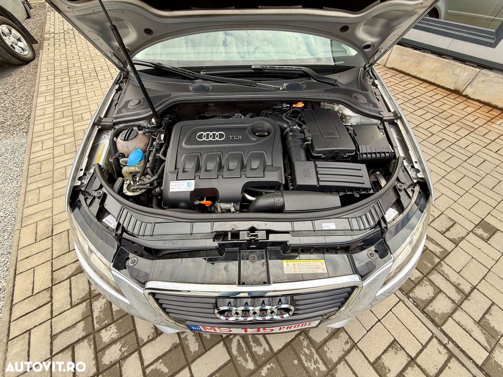 Audi A3 2.0 TDI ack DPF S tronic S line Sportpaket (plus) - 37