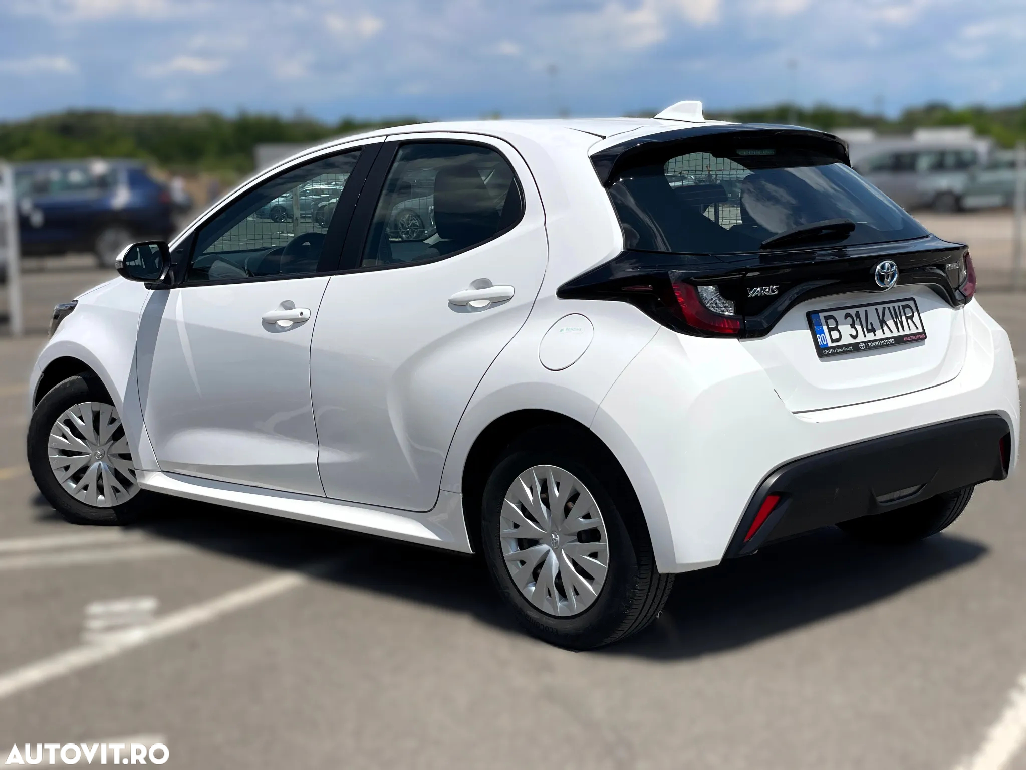 Toyota Yaris 1.5 L CVT Active - 9