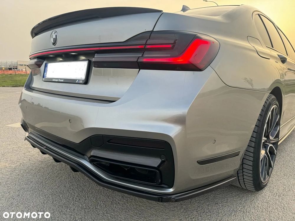 BMW Seria 7 750i xDrive - 23
