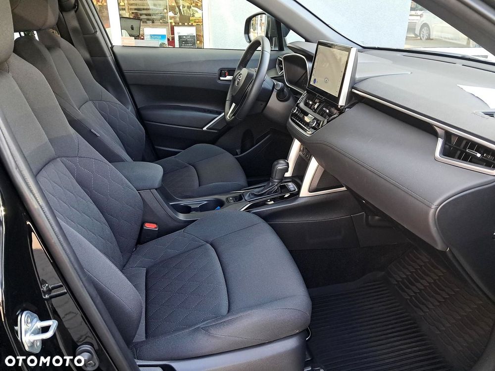 Toyota Corolla Cross - 9