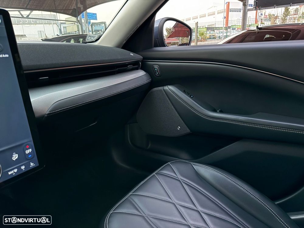 Ford Mustang Mach-E 75.7 kWh Premium AWD - 23