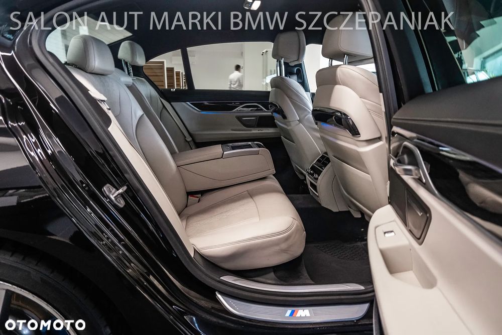 BMW Seria 7 750d xDrive - 32