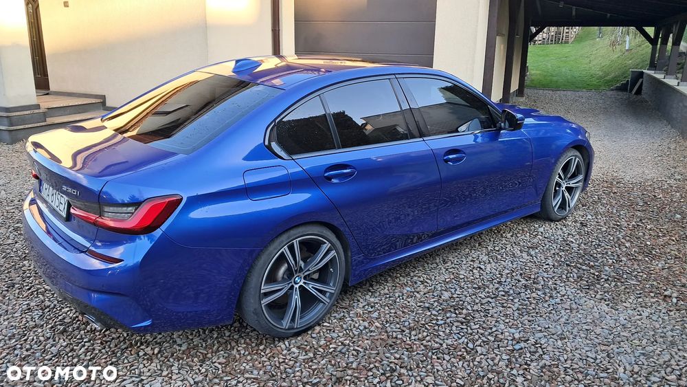 BMW Seria 3 330i M Sport - 8