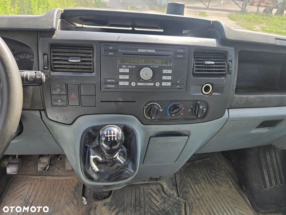 Ford Transit - 12
