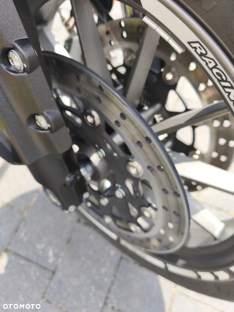 Benelli TRK 502 - 17