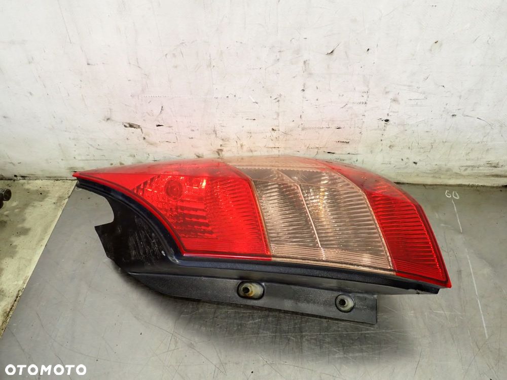 LAMPA PRAWA TYLNA RENAULT SCENIC II 1.6 - 2
