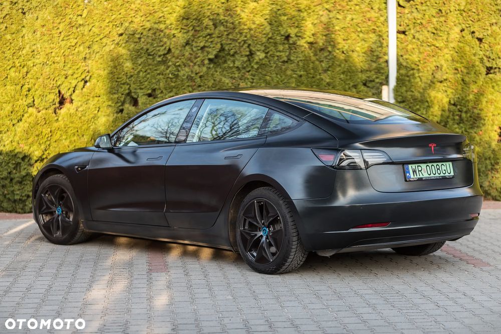 Tesla Model 3 - 9