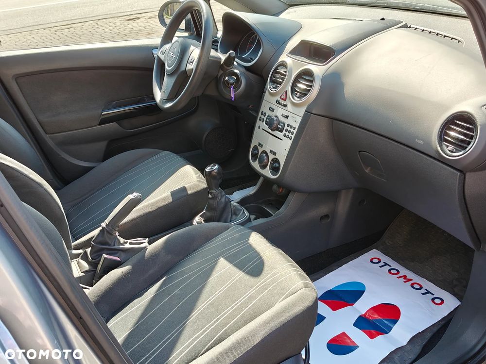 Opel Corsa 1.2 16V Cosmo - 18