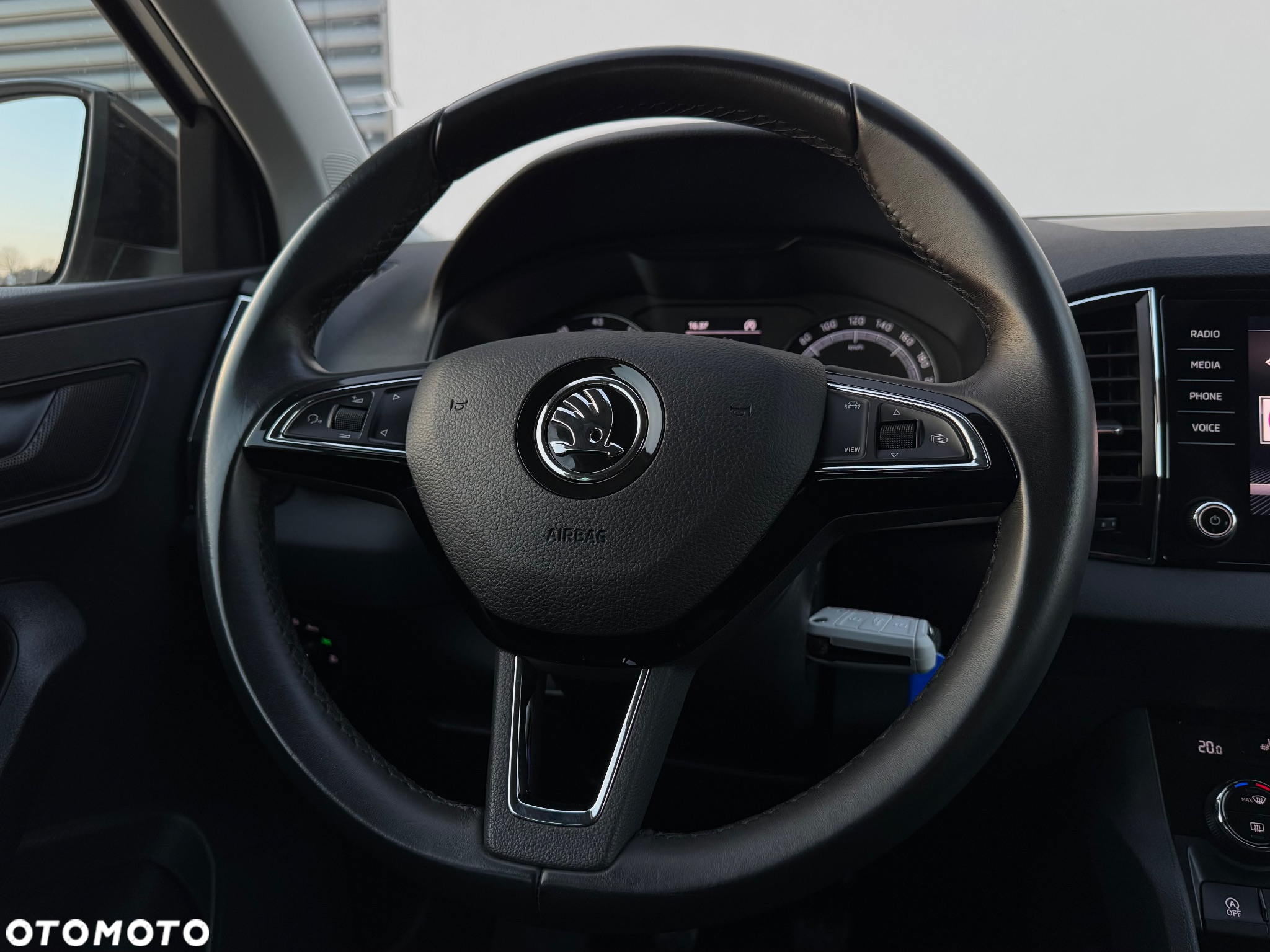 Skoda Karoq 1.5 TSI Sportline - 10