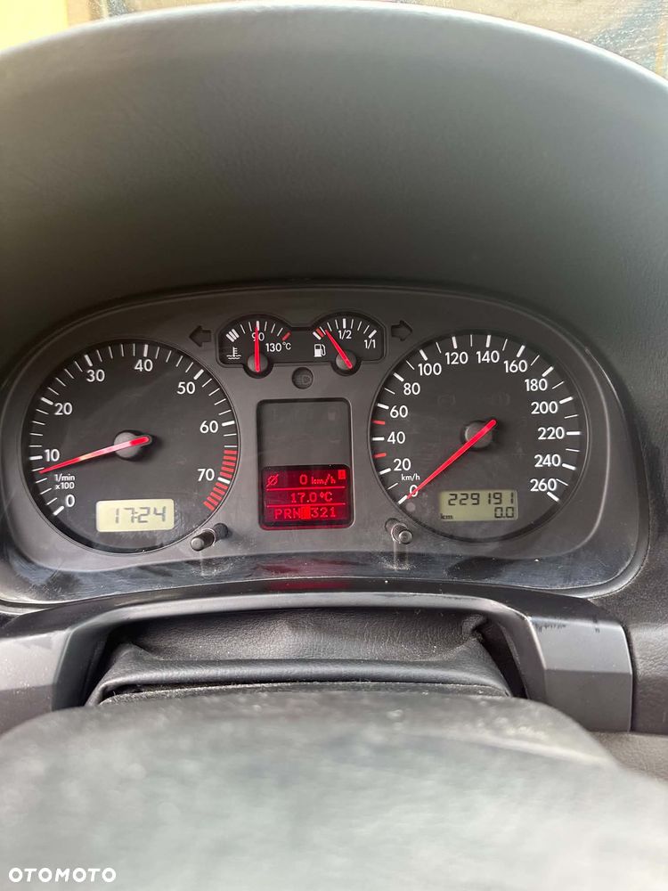 Volkswagen Golf 2.0 Comfortline - 6