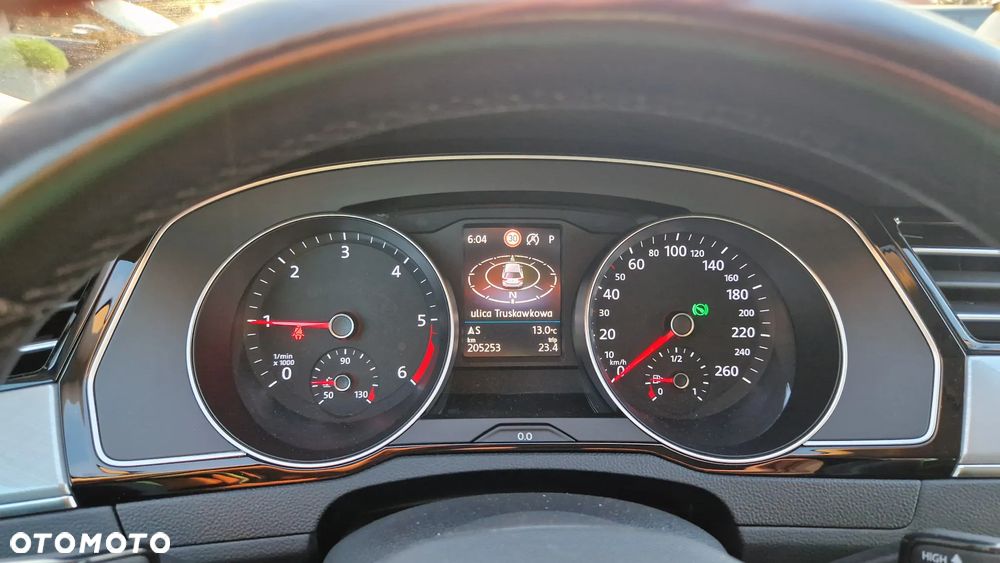 Volkswagen Passat 2.0 TDI SCR Highline DSG - 25